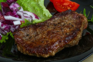Izgara biftek.