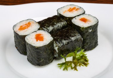 Japonya geleneksel somon rulo