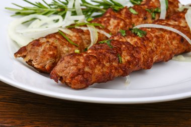 Soğan sığır eti kebabı