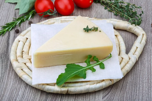 Włoski ser parmezan tradycyjne — Zdjęcie stockowe