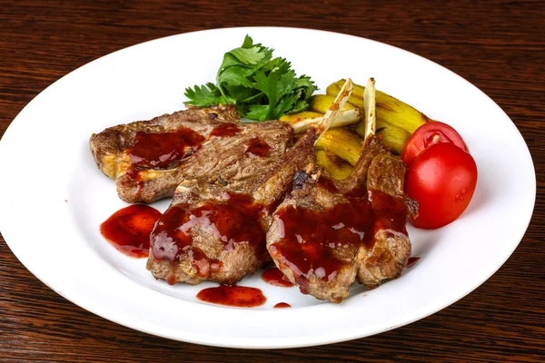 Chuletas de cordero a la plancha — Foto de Stock