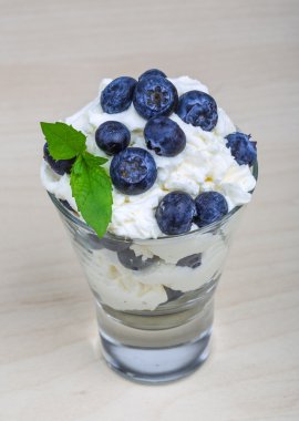 mascarpone ile yaban mersini