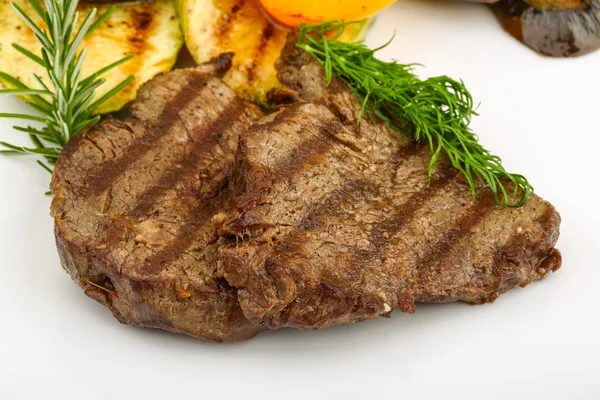 Grilovaná telecí steak s rozmarýnem — Stock fotografie