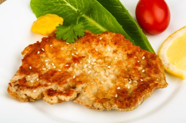 Maydanoz ile domuz eti schnitzel