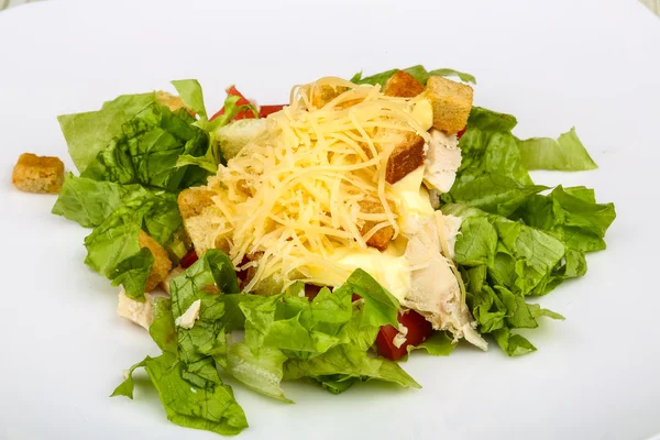 Tavuklu Sezar salatası