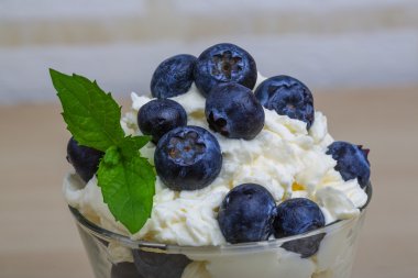 mascarpone ile yaban mersini