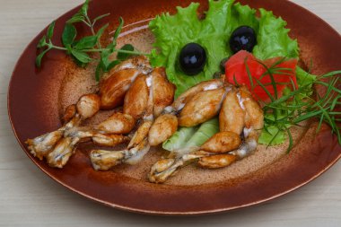 Kavrulmuş kurbağa bacağı