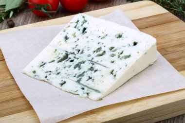 mavi peynir otlar ile