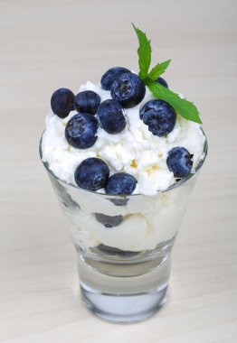 mascarpone ile yaban mersini