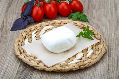 Fesleğenli Mozzarella peyniri