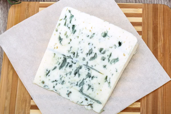 Μπλε τυρί με βότανα — Φωτογραφία Αρχείου