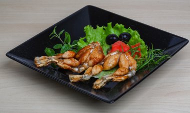 Kavrulmuş kurbağa bacağı