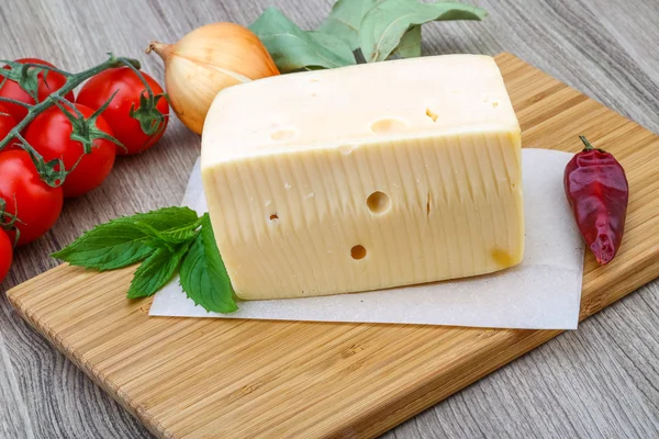 Τυρί κίτρινο τούβλο — Φωτογραφία Αρχείου