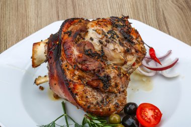 Kavrulmuş domuz diz