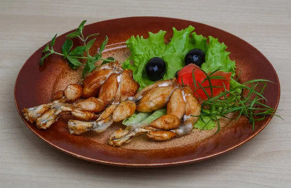 Kavrulmuş kurbağa bacağı