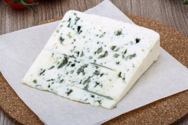 mavi peynir otlar ile