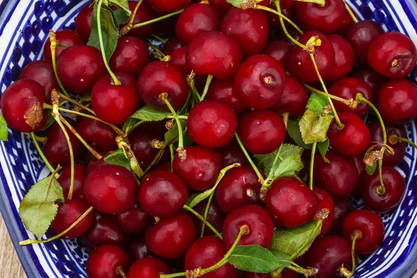 Cerezas frescas maduras — Foto de Stock