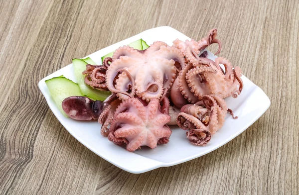 Chobotnice marinované v míse — Stock fotografie
