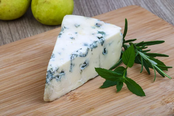Blue cheese with rosemary — Stock Photo, Image