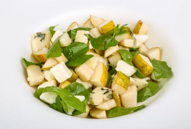 Armut ve peynir salatası