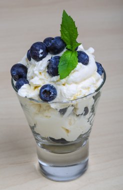 mascarpone ile yaban mersini