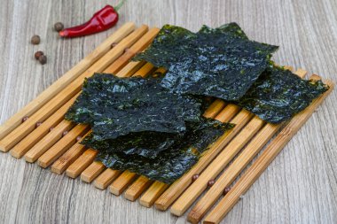 Nori deniz yosunu yaprak