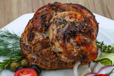 Kavrulmuş domuz diz