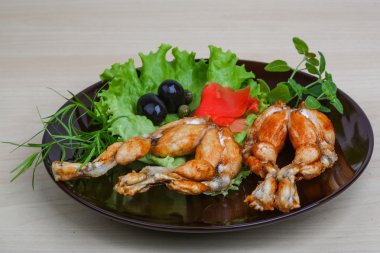 Fried kurbağa bacağı