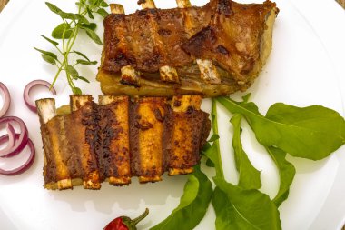 Kızarmış kuzu kaburgası