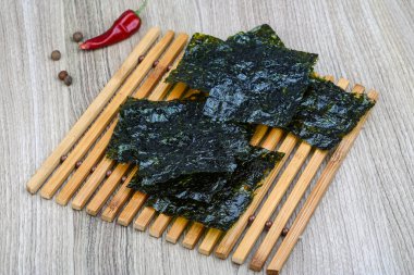 Nori deniz yosunu yaprak