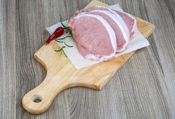 Bistecca di maiale cruda — Foto Stock