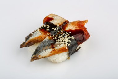 yılan balığı suşi