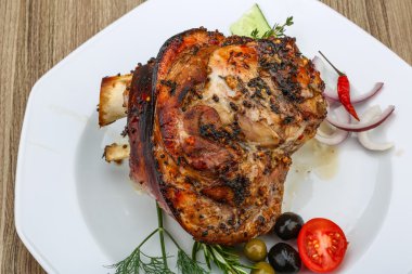 Kavrulmuş domuz diz