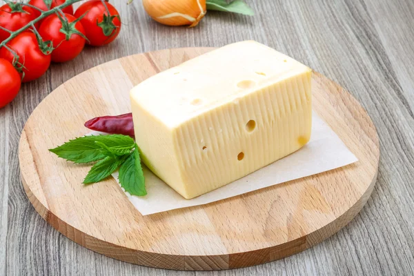 Τυρί κίτρινο τούβλο — Φωτογραφία Αρχείου