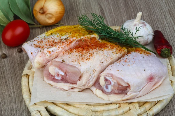 Raw chicken thights — Stock Photo, Image