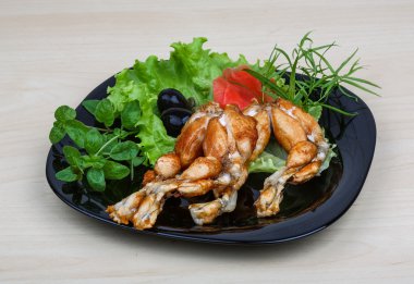 Fried kurbağa bacağı