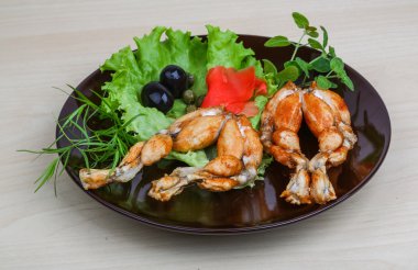 Fried kurbağa bacağı