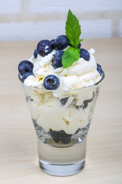 mascarpone ile yaban mersini