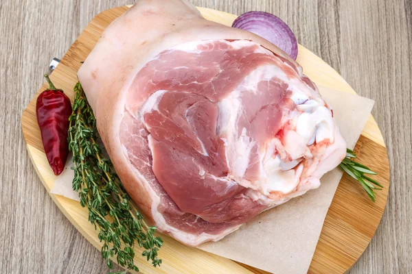 Raw pork knuckle — Stock Photo, Image