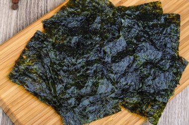 Nori deniz yosunu yaprak