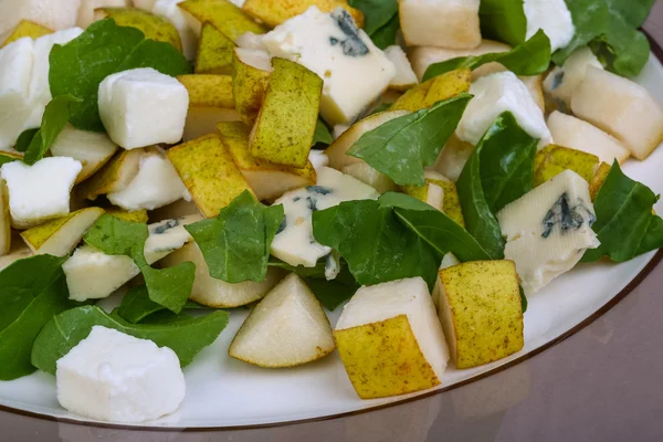 Salada de pêra e queijo — Fotografia de Stock