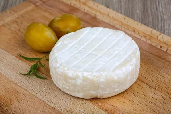 Τυρί Brie — Φωτογραφία Αρχείου