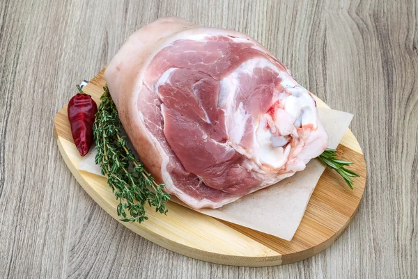 Raw pork knuckle — Stock Photo, Image