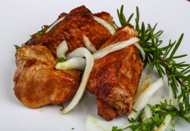 Kızarmış domuz eti.