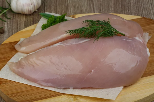 Petto di pollo crudo — Foto Stock