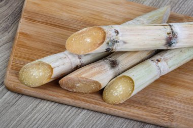 Olgun şeker çubukları