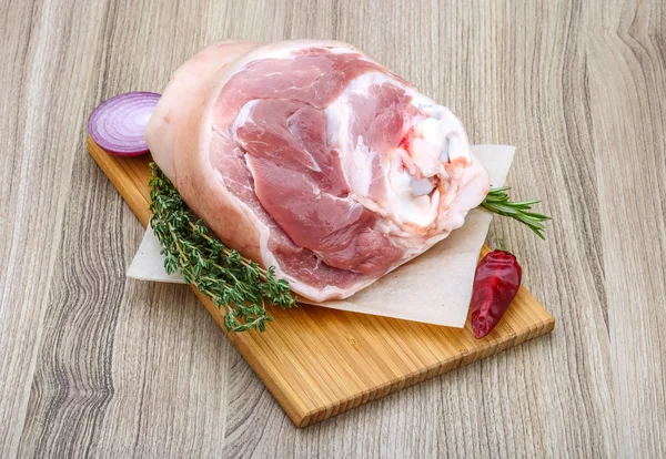 Raw pork knuckle — Stock Photo, Image