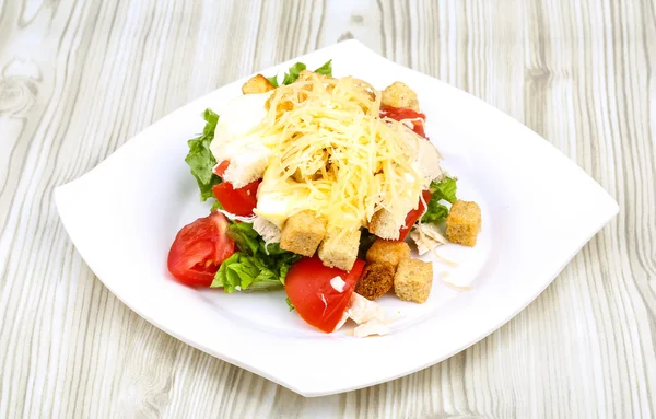 Caesarsallad med kyckling — Stockfoto