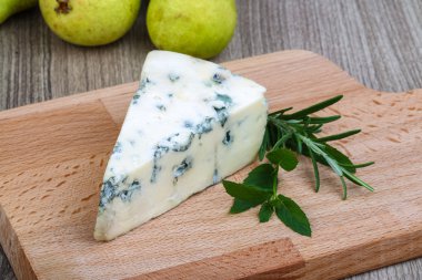 mavi peynir otlar ile