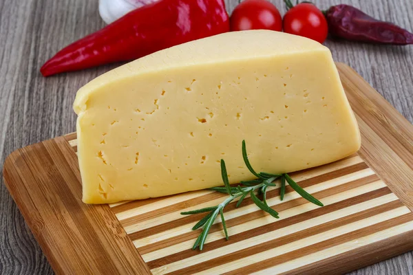 Triángulo del queso amarillo — Foto de Stock